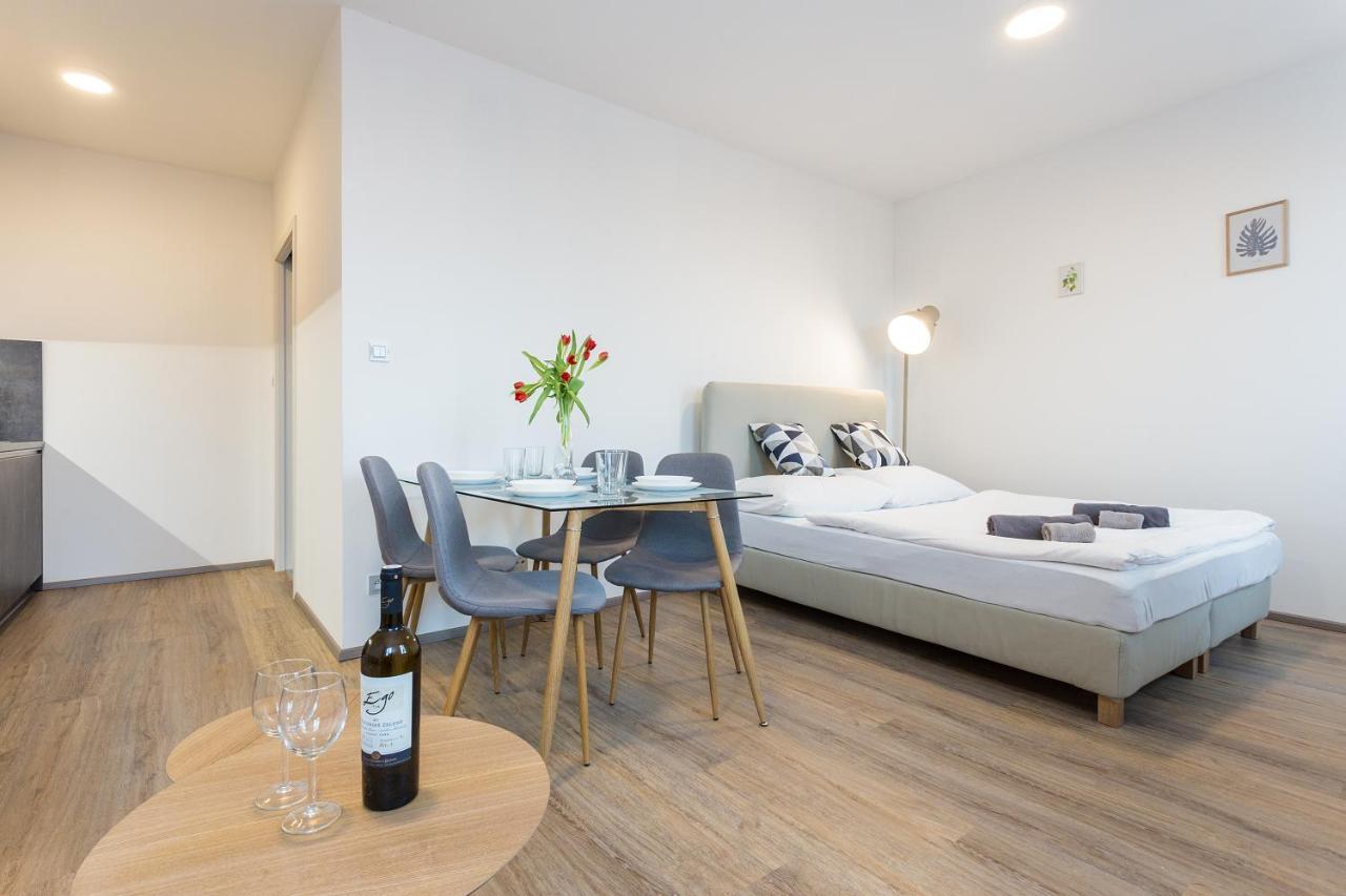 Harfa Apartments Prag Exterior foto